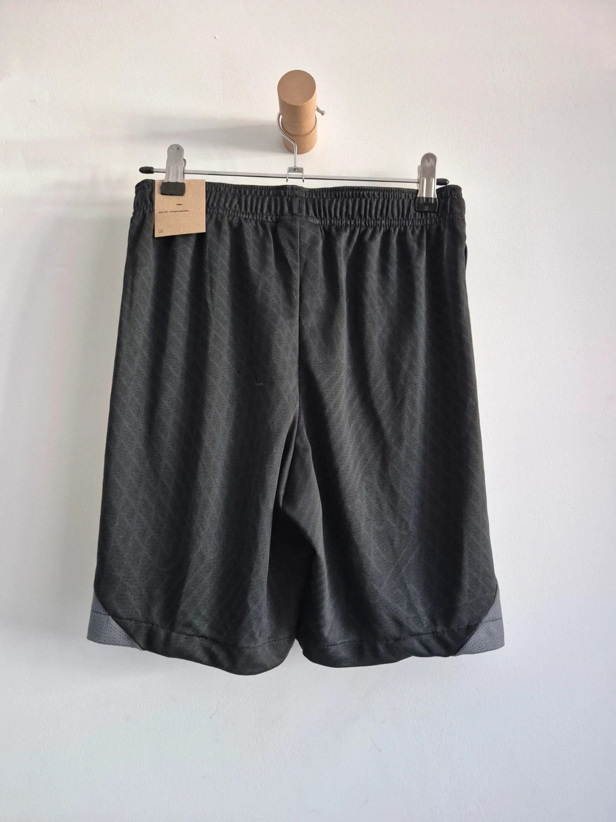 Short PSG Jordan noir et gris 11-12 ans – photo 2